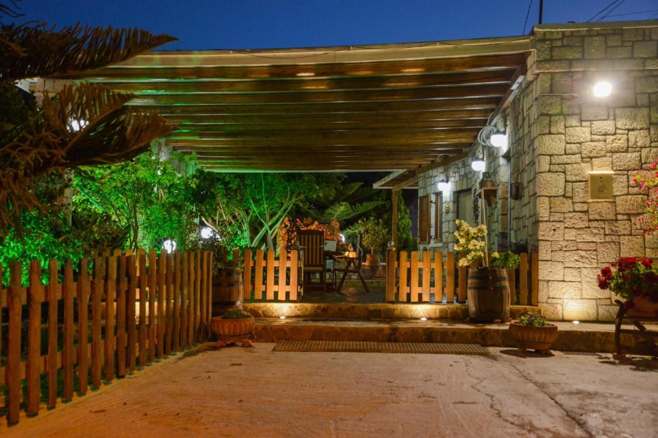Emilia'S Little Farmhouses Agioi Anargyroi (Milos) Exterior foto