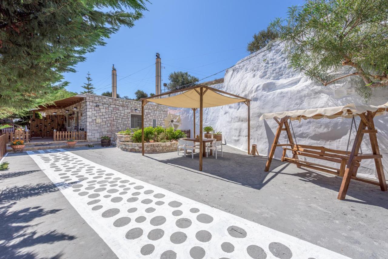 Emilia'S Little Farmhouses Agioi Anargyroi (Milos) Exterior foto