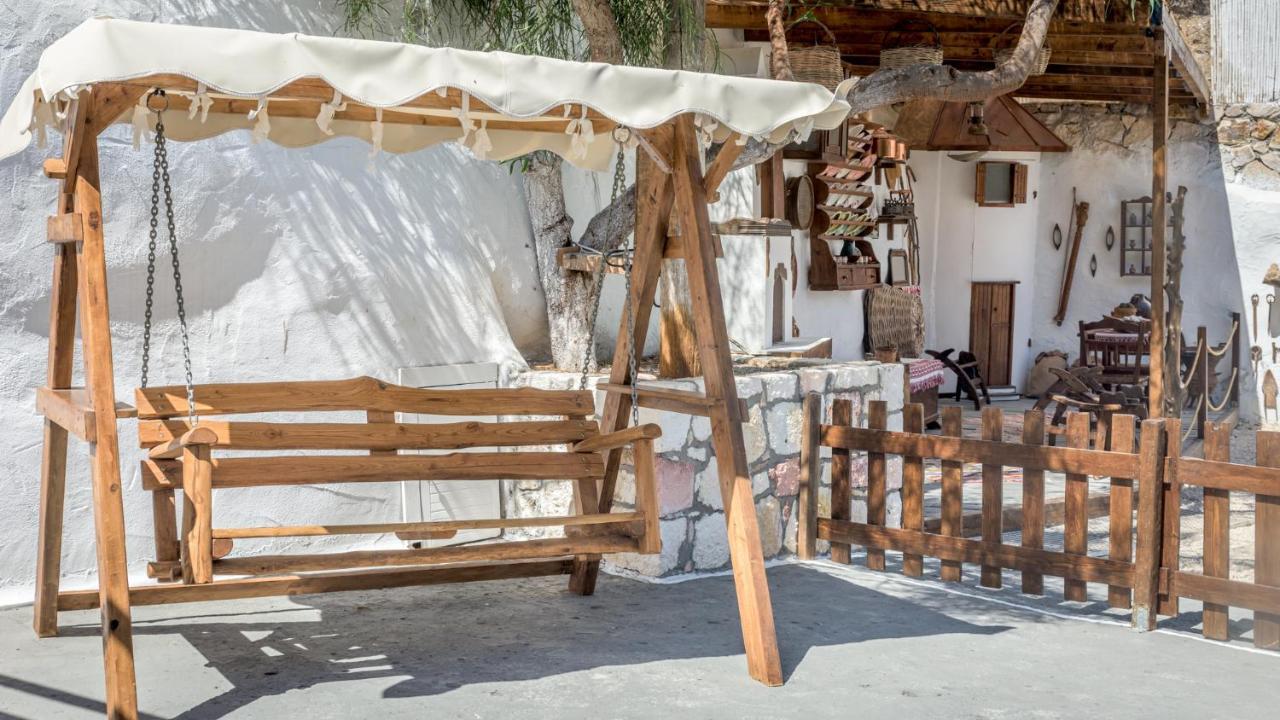 Emilia'S Little Farmhouses Agioi Anargyroi (Milos) Exterior foto