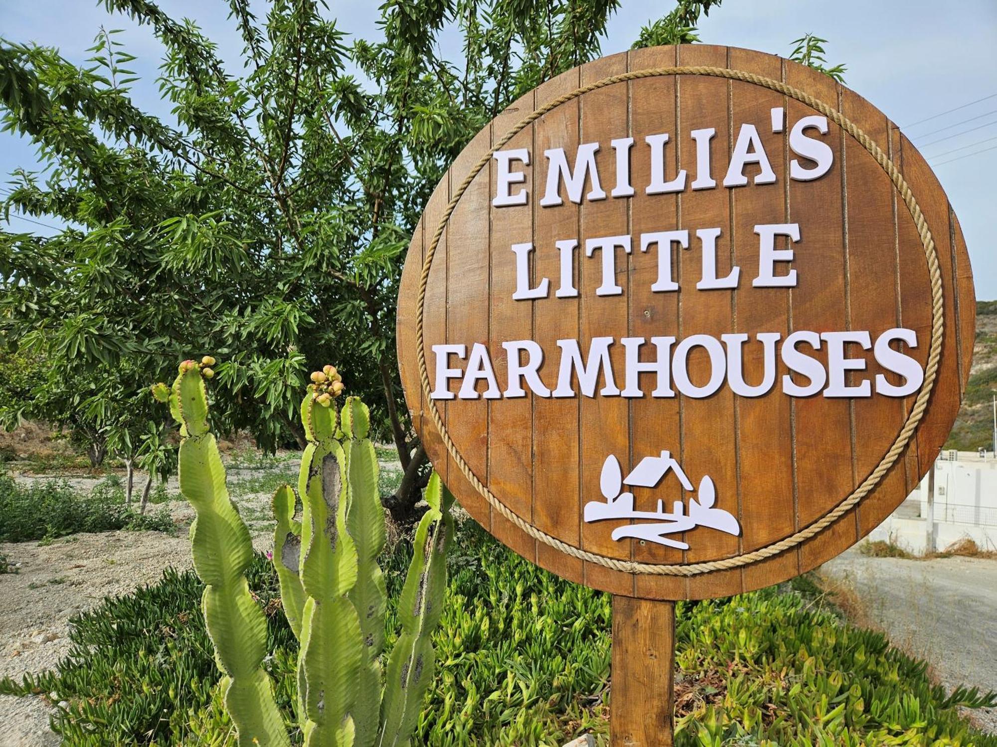 Emilia'S Little Farmhouses Agioi Anargyroi (Milos) Exterior foto